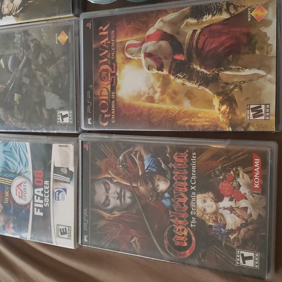 Vintage Psp Game music movie Lot Castlevania,God of War, Red hot chili Peppers - Picture 2 of 16